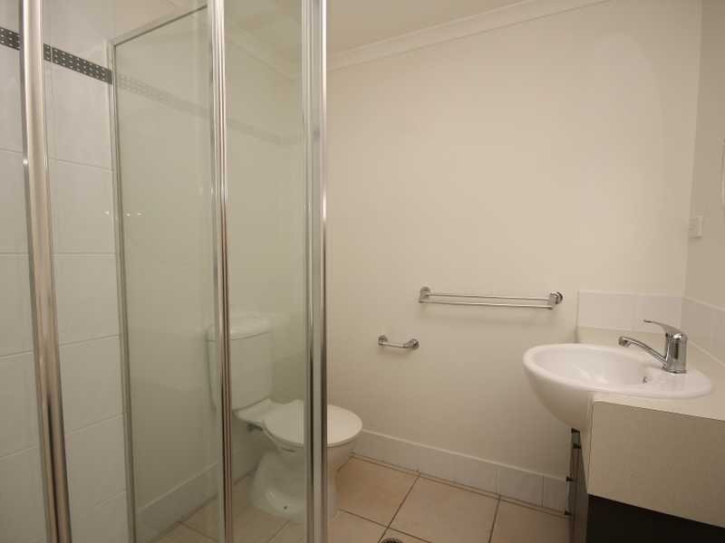 18/44 Pease Street, Cairns QLD 4870