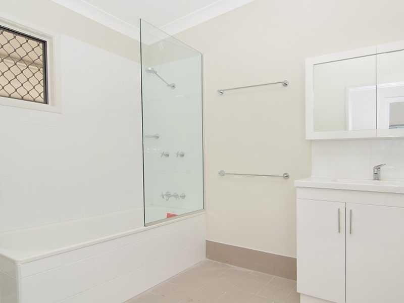 2 Rose Blank Close, Manunda QLD 4870