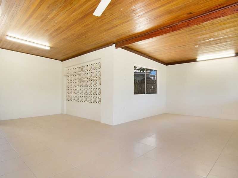 2 Rose Blank Close, Manunda QLD 4870