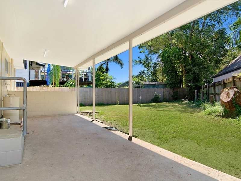 2 Rose Blank Close, Manunda QLD 4870