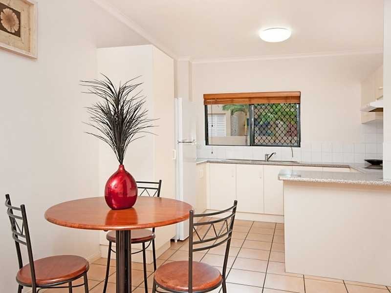 7/367 Mcleod Street, Cairns North QLD 4870