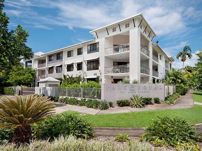 16/351 Lake Street, Cairns North QLD 4870