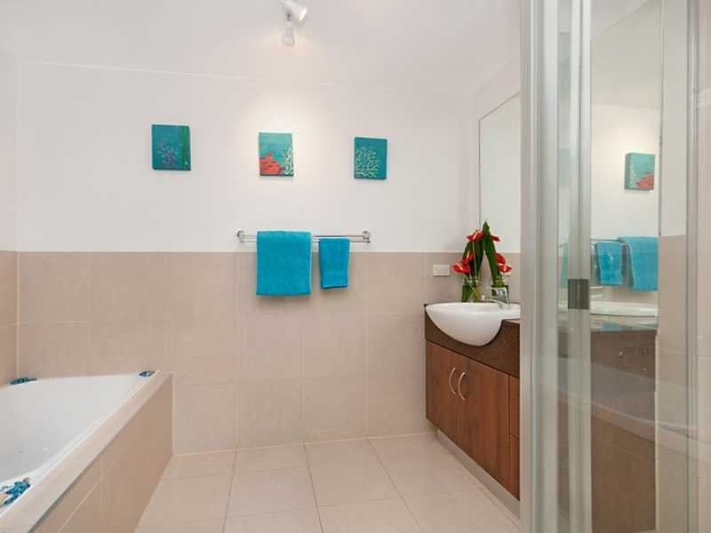 16/351 Lake Street, Cairns North QLD 4870