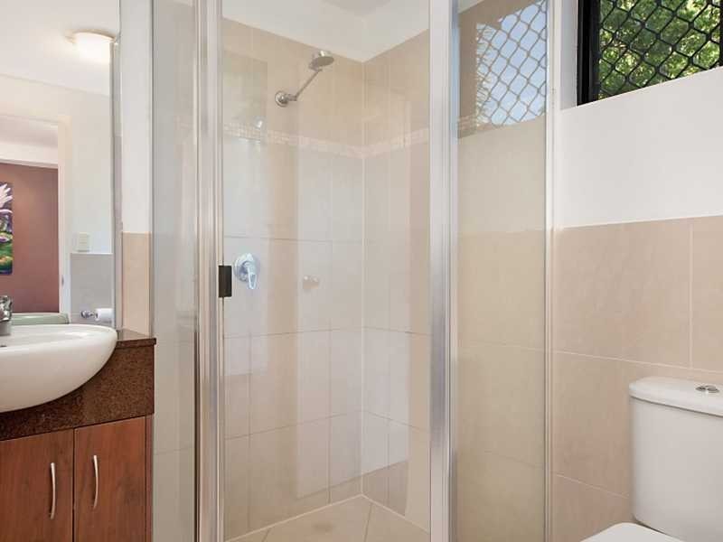 16/351 Lake Street, Cairns North QLD 4870