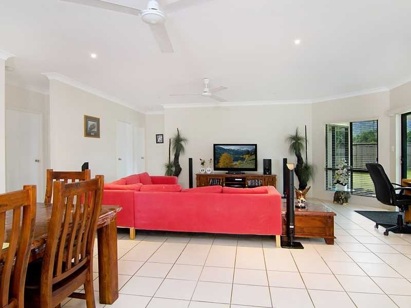 5 Calvert Close, Bentley Park QLD 4869