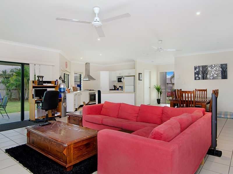 5 Calvert Close, Bentley Park QLD 4869