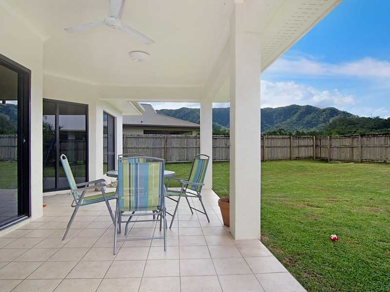 5 Calvert Close, Bentley Park QLD 4869