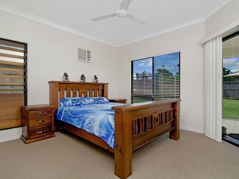 5 Calvert Close, Bentley Park QLD 4869
