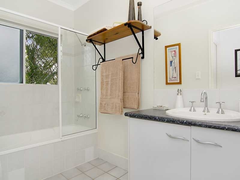 4/1 Hollett Close, Cairns North QLD 4870