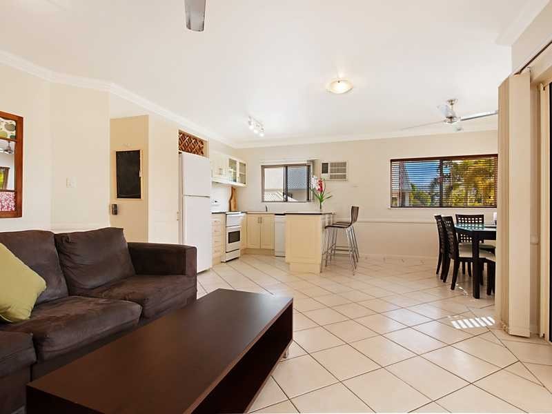 8/5 Lily Street, Cairns North QLD 4870