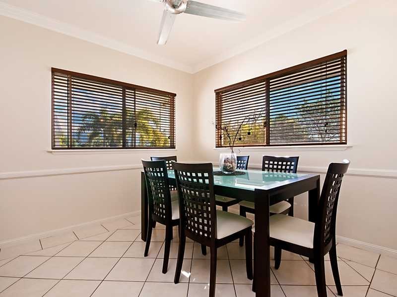 8/5 Lily Street, Cairns North QLD 4870