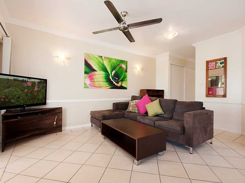 8/5 Lily Street, Cairns North QLD 4870