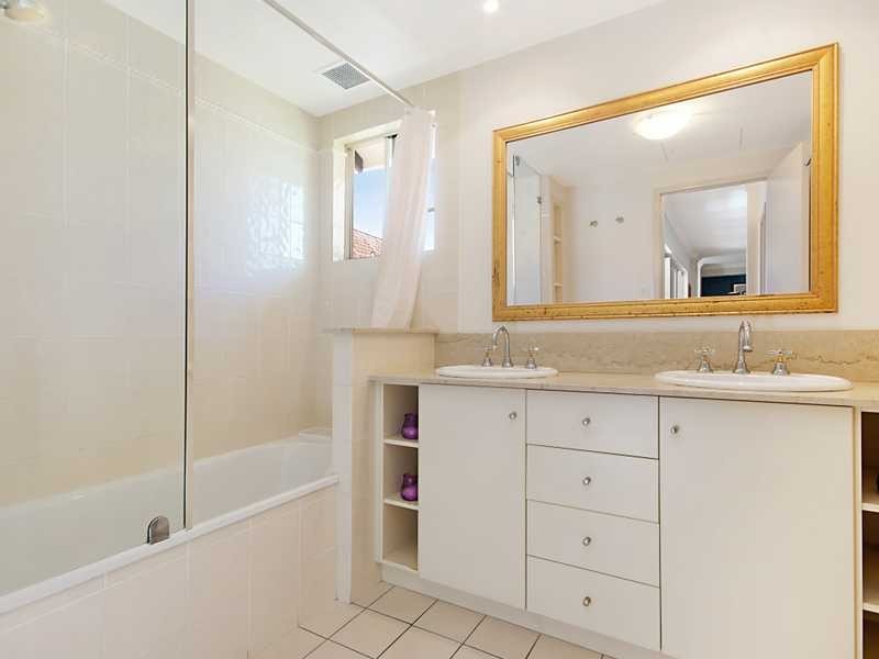 614 “The Lakes” 2 Greenslopes Street, Cairns North QLD 4870