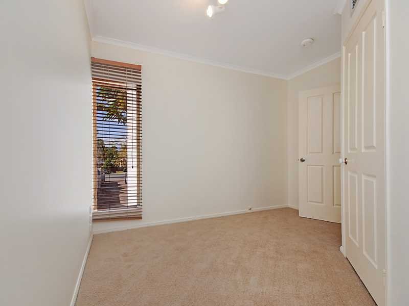 16/34-40 Lily Street, Cairns North QLD 4870