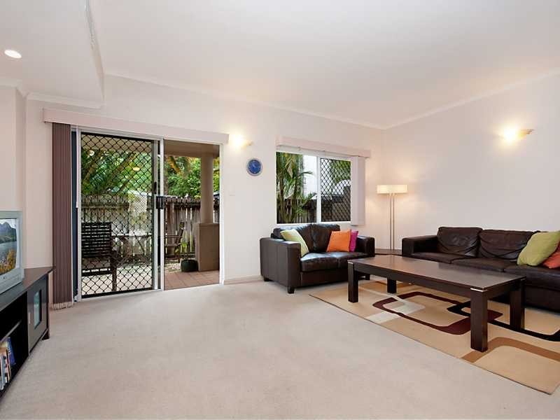 17/34-40 Lily Street, Cairns North QLD 4870