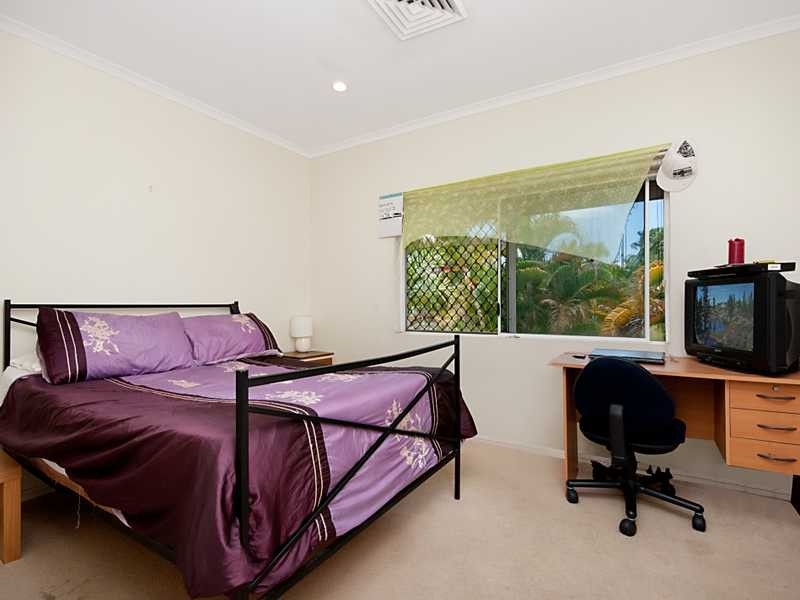 17/34-40 Lily Street, Cairns North QLD 4870