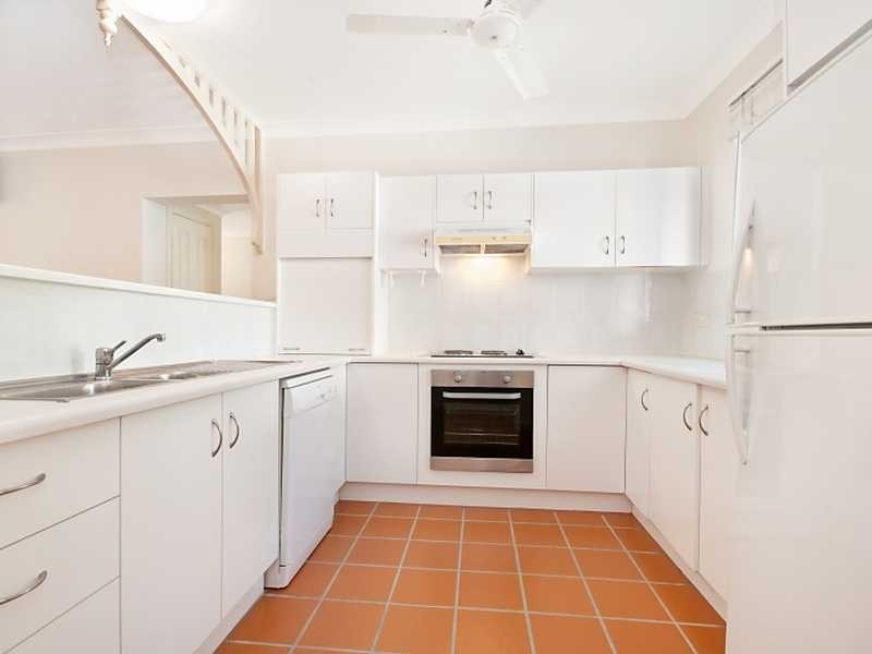 9/158 McLeod Street, Cairns North QLD 4870