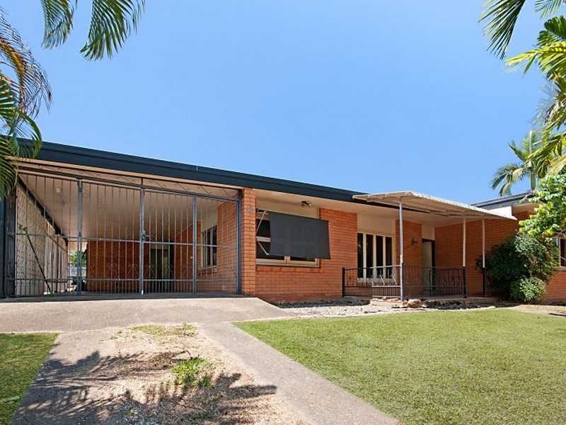 42 HILLVIEW CRESCENT, Whitfield QLD 4870