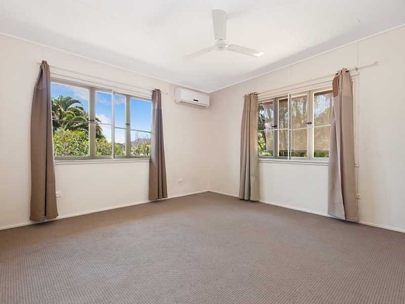 42 HILLVIEW CRESCENT, Whitfield QLD 4870