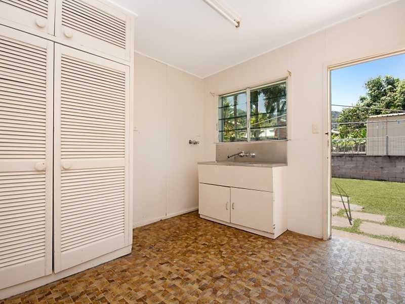 42 HILLVIEW CRESCENT, Whitfield QLD 4870