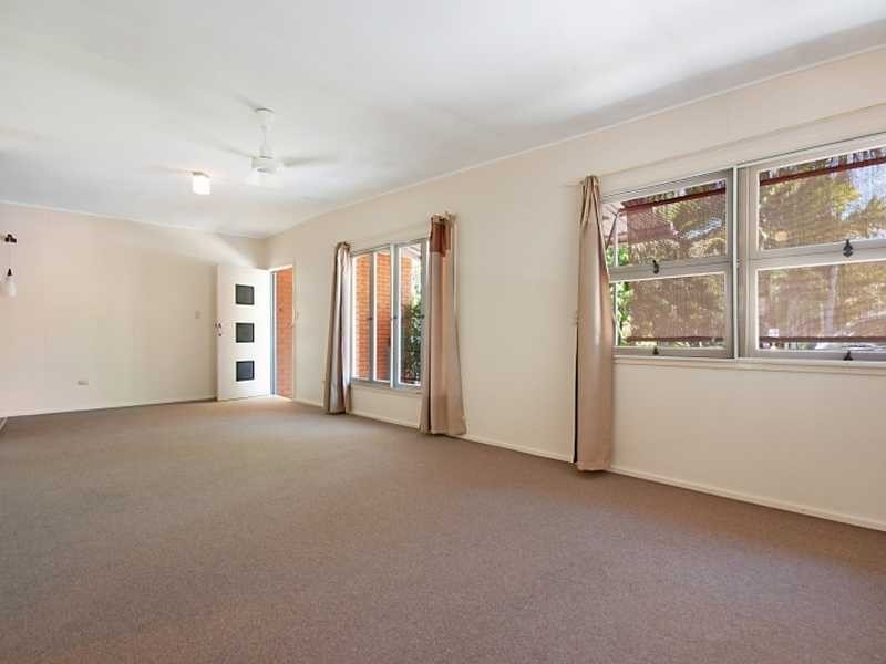 42 HILLVIEW CRESCENT, Whitfield QLD 4870