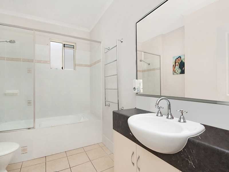 3/15 Thomas Street, Cairns North QLD 4870