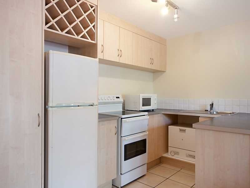 3/10 Digger Street, Cairns North QLD 4870