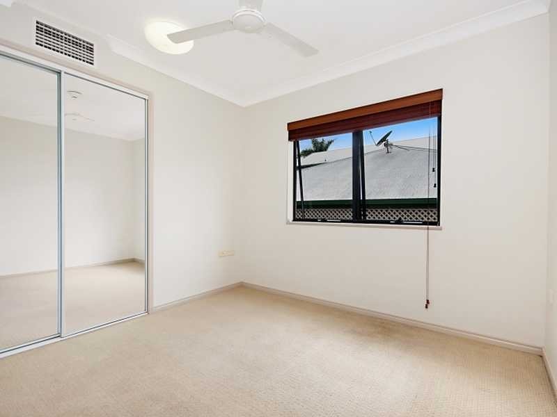 6/72 Digger Street, Cairns North QLD 4870