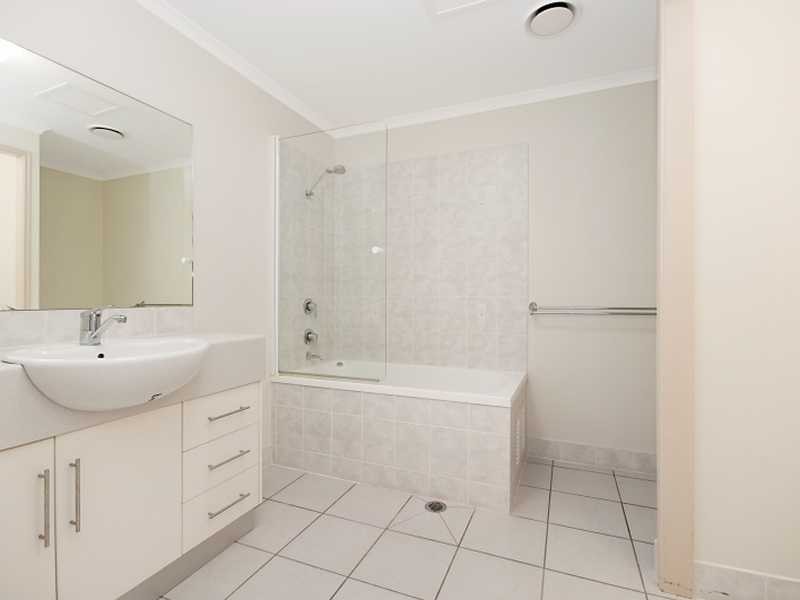 6/72 Digger Street, Cairns North QLD 4870