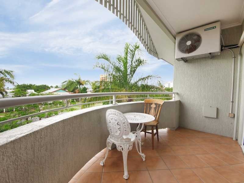 10/303 Lake Street, Cairns North QLD 4870