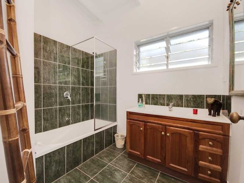1-3 Mt William Close, Redlynch QLD 4870