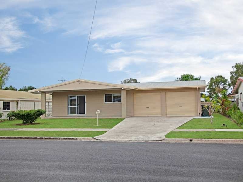2 Veivers Close, Westcourt QLD 4870