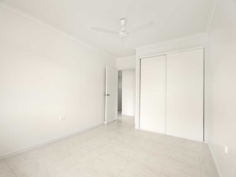 2 Veivers Close, Westcourt QLD 4870