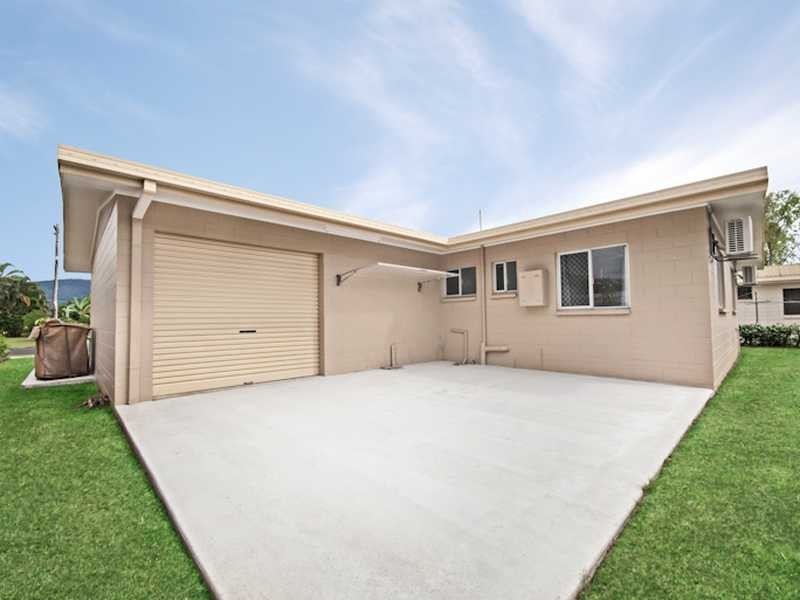 2 Veivers Close, Westcourt QLD 4870