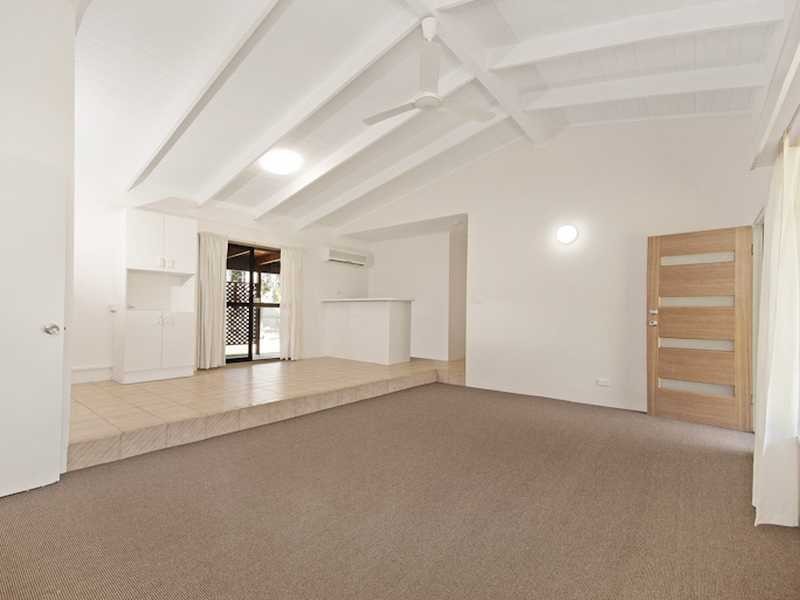 1 Skye Close, Edge Hill QLD 4870