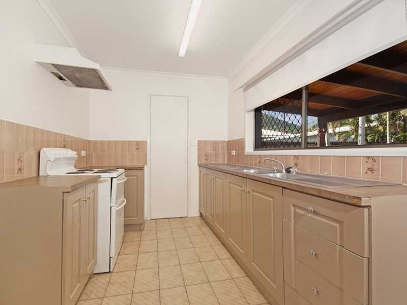 1 Skye Close, Edge Hill QLD 4870