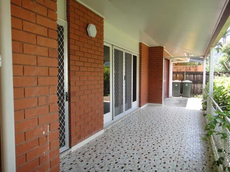 123 Jensen Street, Whitfield QLD 4870