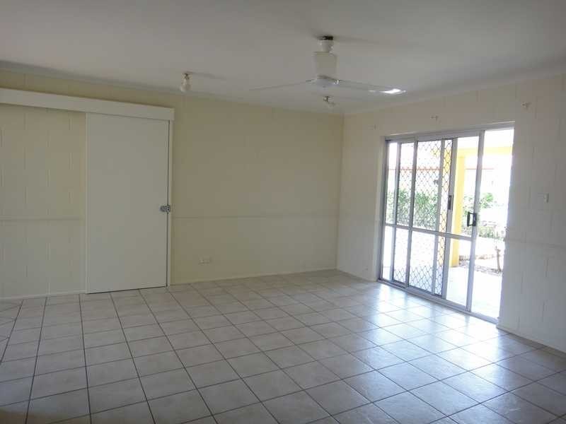 2/81 Upper Richardson Street, Whitfield QLD 4870