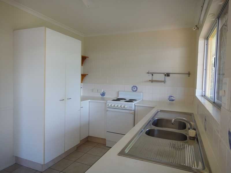 2/81 Upper Richardson Street, Whitfield QLD 4870