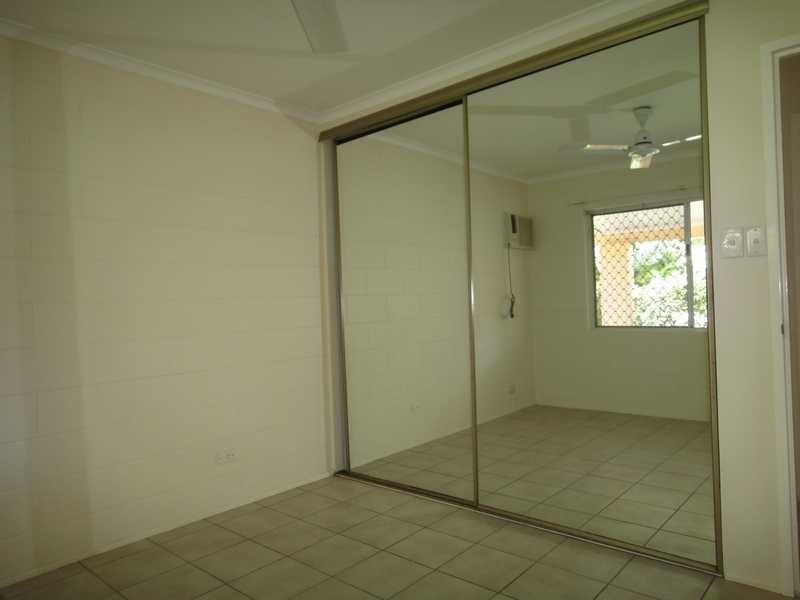 2/81 Upper Richardson Street, Whitfield QLD 4870