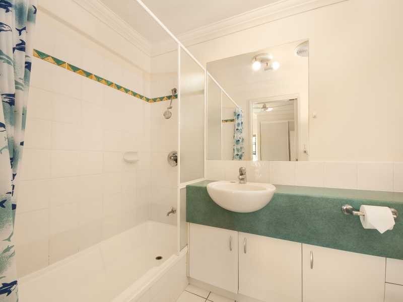 2/437 Draper Street, Parramatta Park QLD 4870