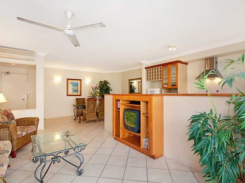 917, The Lakes Greenslopes Street, Cairns North QLD 4870