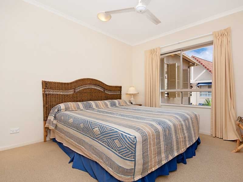 917, The Lakes Greenslopes Street, Cairns North QLD 4870