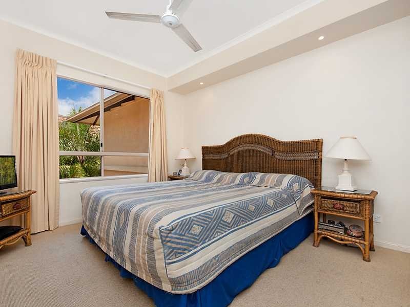 917, The Lakes Greenslopes Street, Cairns North QLD 4870