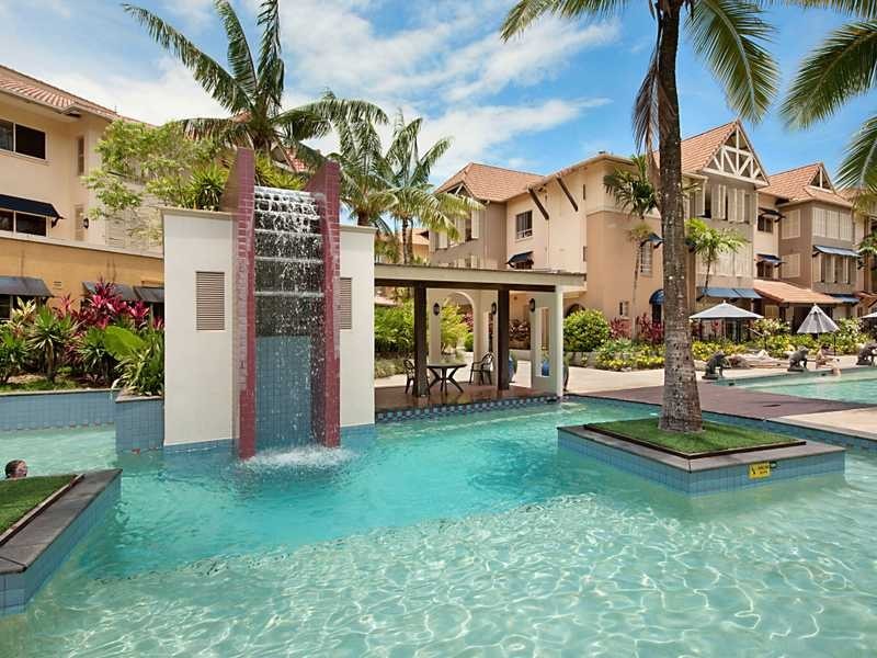 917, The Lakes Greenslopes Street, Cairns North QLD 4870
