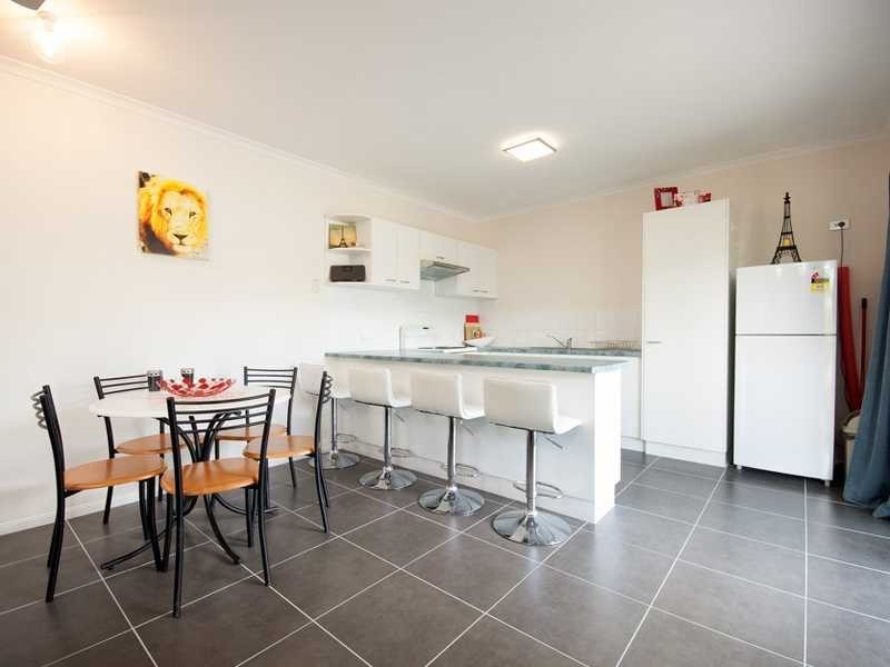 11/8 Grantala Street, Manoora QLD 4870