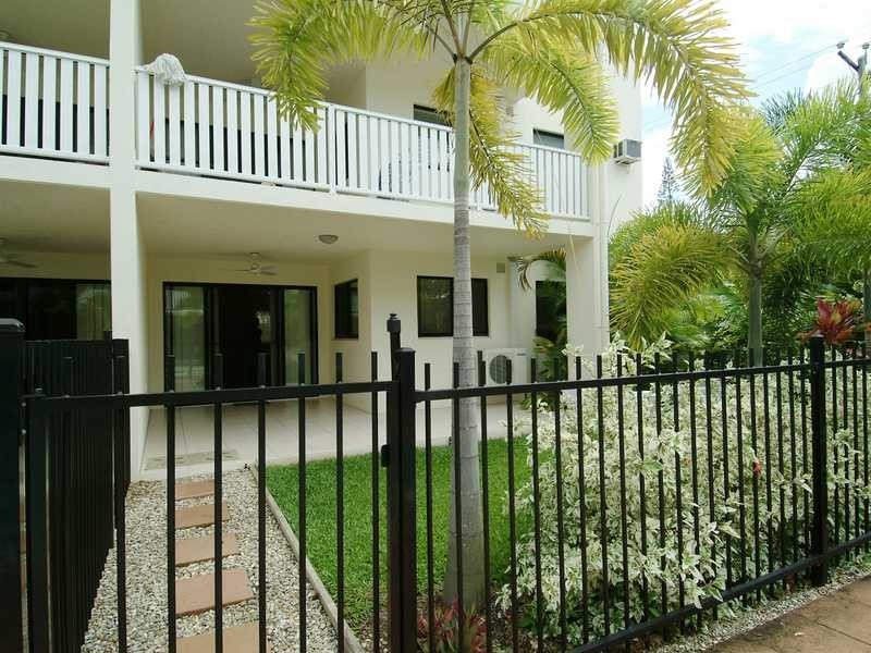 11/44 Pease Street, Cairns QLD 4870