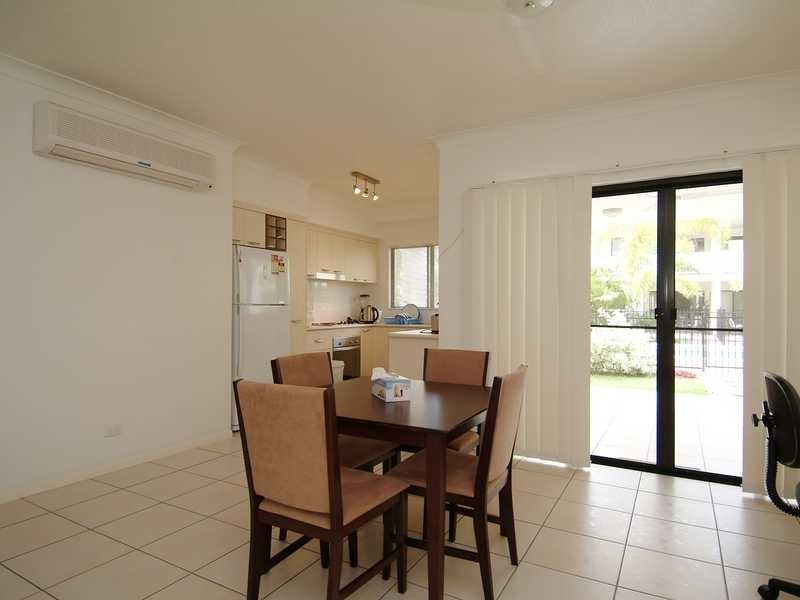 11/44 Pease Street, Cairns QLD 4870