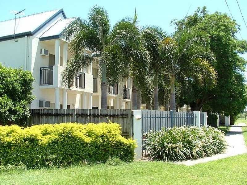 2/184 Gatton Street, Manunda QLD 4870