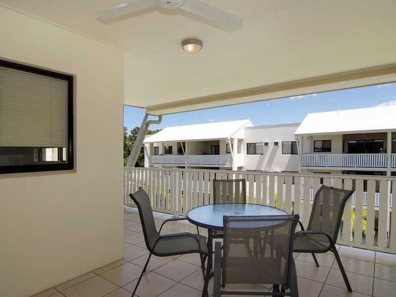 4/44 Pease Street, Cairns QLD 4870
